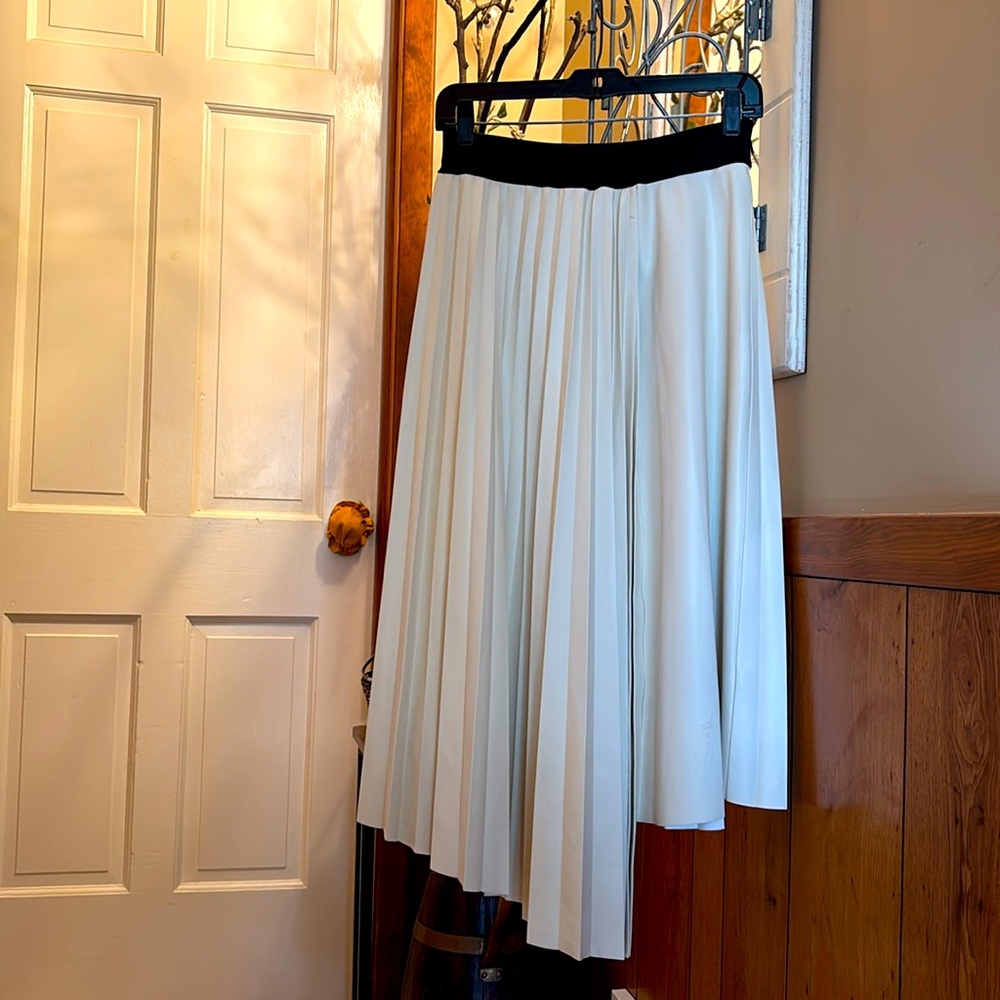 TED BAKER vegan bone white  leather